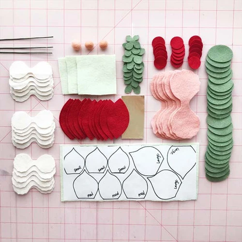 Felt Flower Craft Kit - Holly Jolly Poinsettia 2 Felt Flower Craft Kit - Holly Jolly Poinsettia - Image 2