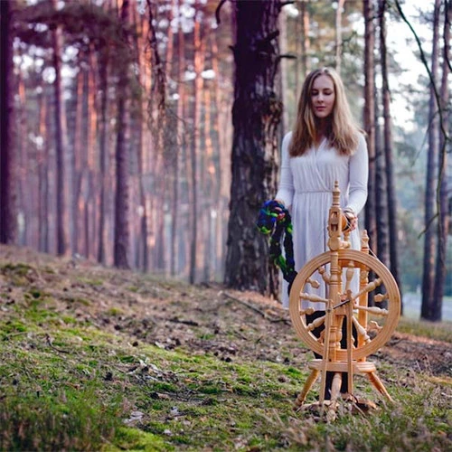 Kromski Minstrel Spinning Wheel - Clear Finish 2 Kromski Minstrel Spinning Wheel - Clear Finish - Image 2