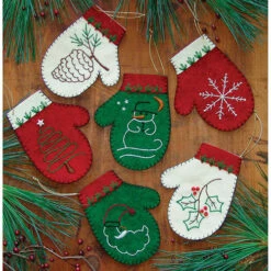 Felt Ornament Kit - Mittens